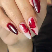 آموزش و خدمات کاشت ناخن