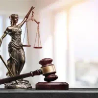 وکیل پایه یک دادگستری