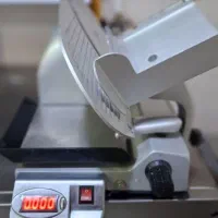 کالباس بر ترازو