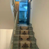 طبقه دوم ورودی مستقل 140متری سایت