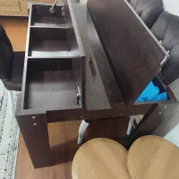 یک عدد میز ناهارخوری  باشش عددصندلی