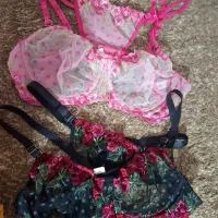 لباس زیر آیسان|لباس|نیشابور, بنیاد شهید|دیوار