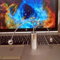 آونگ طرح آدمک