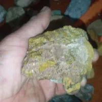 برای فروش تعدادی سنگ نیمه قیمتی