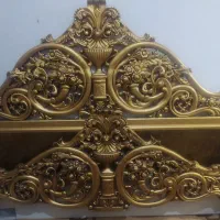 تخت سلطنتی طلایی