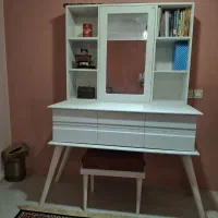 کمد آرایشی و لباس