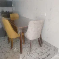 نهار خوری ۶نفره درحد نو  میز و۶عدد صندلی درحد نو
