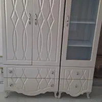 کمد آویز و ویترین در حد نو