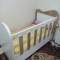 تخت نوزاد و کودک با وسایل