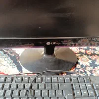 مانیتور و صفحه کلید