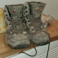 کفش کوهنوردی یا کار