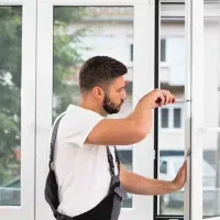 تعمیر و ریگلاژ و نصب درب وپنجره های دوجداره upvc