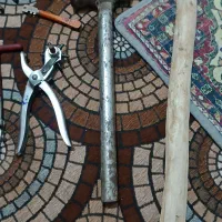 ابزار مارک دار|کلکسیون اشیاء عتیقه|شوشتر, |دیوار