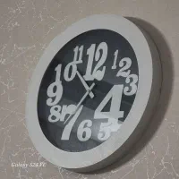 ساعت دیواری