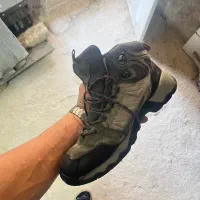 کفش هومتو زد اب