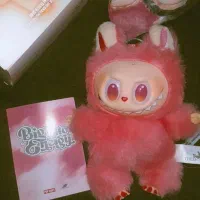 عروسک|اسباب‌بازی بچه|مبارکه, |دیوار