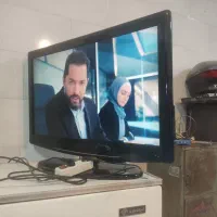 دوعددتلوزیون 42و37|تلویزیون و پروژکتور|پیر بکران, |دیوار