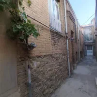 خانه کلنگی مناسب سرمایه گذاری و کاملا قابل سکونت|فروش زمین و ملک کلنگی|کرمانشاه, |دیوار