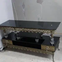 میز تلویزیون برنج در حد نو تمیز سالم