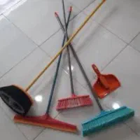 نظافت حیاط و مطب