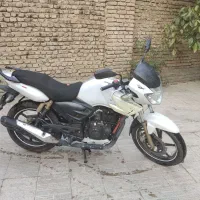 موتور سیکلت آپاچی ۱۸۰