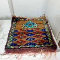 یک عدد فرش دستبافت ترکمن