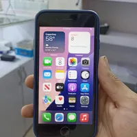 اپل iPhone SE (2020) با حافظهٔ ۱۲۸ گیگابایت