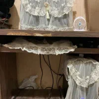 کامپیوتر و میز و صندلی