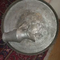 سینی یا (تغار ) و پارچ مسی قدیمی|کلکسیون اشیاء عتیقه|تربت جام, والفجر|دیوار