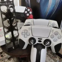 دو عدد دسته PS5  +  پایه شارژر         با فن و کیف