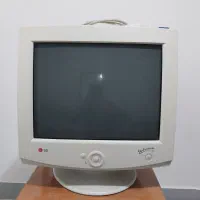 مانیتور ۱۷ اینچ LG کم کارکرد