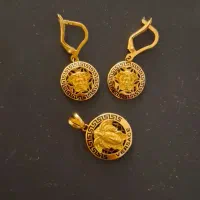 پلاک‌و گوشواره ورساچ