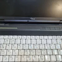 لب تاب Fujitsu آلمانی