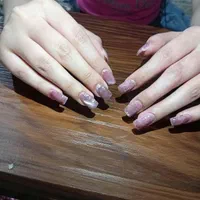 کاشت ناخن ۲۵۰ تومن