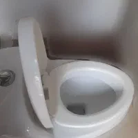 کاسه توالت فرنگی در حد نو|لوازم سرویس بهداشتی|رویان, |دیوار