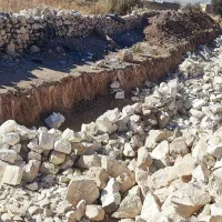 کارگر جهت کار سنگ کاری