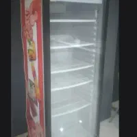 یخچال ایستاده، مبل، صندلی، میز