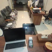 همکار دفتری خانم (منشی دفتر بیمه)
