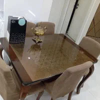 مبلمان راحتی و میز ناهار خوری