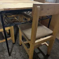 میز چوب وقرفورژه ،همرا با صندلی