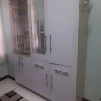 کمد ایستاده و کتابخانه