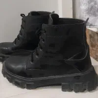 پوتین|کیف، کفش، کمربند|پرند, فاز ۴|دیوار