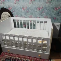 تخت کودک همراه با تشک|تخت و صندلی بچه|کردکوی, |دیوار