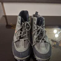 2عدد کتونی سایز 40 1عدد نیم بوت 38