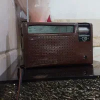 رادیو مدل قدیمی کاملا سالم