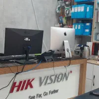 کارمند خانم اداری