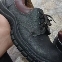 یک جفت کفش کار