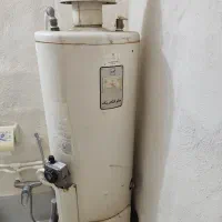 آبگرمکن گازی کاملا سالم و در حال استفاده