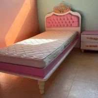 تخت نوجوان آپادانا