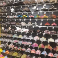 کلیه اجناس و دکور مغازه اکسسوری واگذار می شود|زیورآلات و اکسسوری|دلیجان, |دیوار